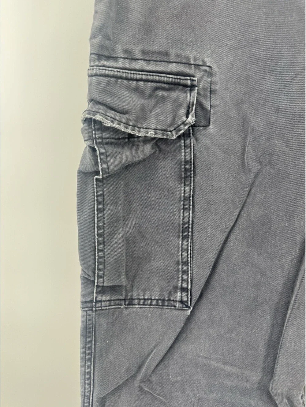 Vintage Y2K  Gray Abercrombie & Fitch Cargo Pants with Side Uility Pockets 32x30